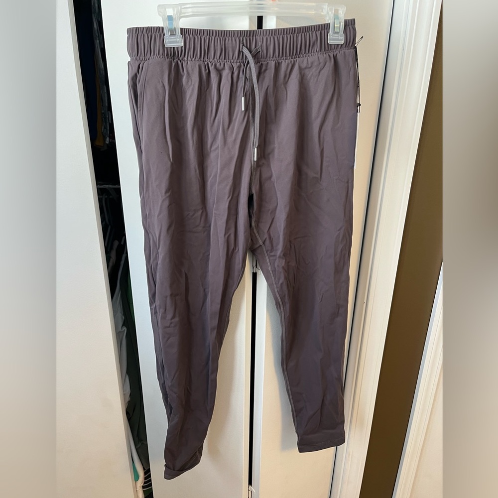 Zyia, lilac haze joggers. New, size medium